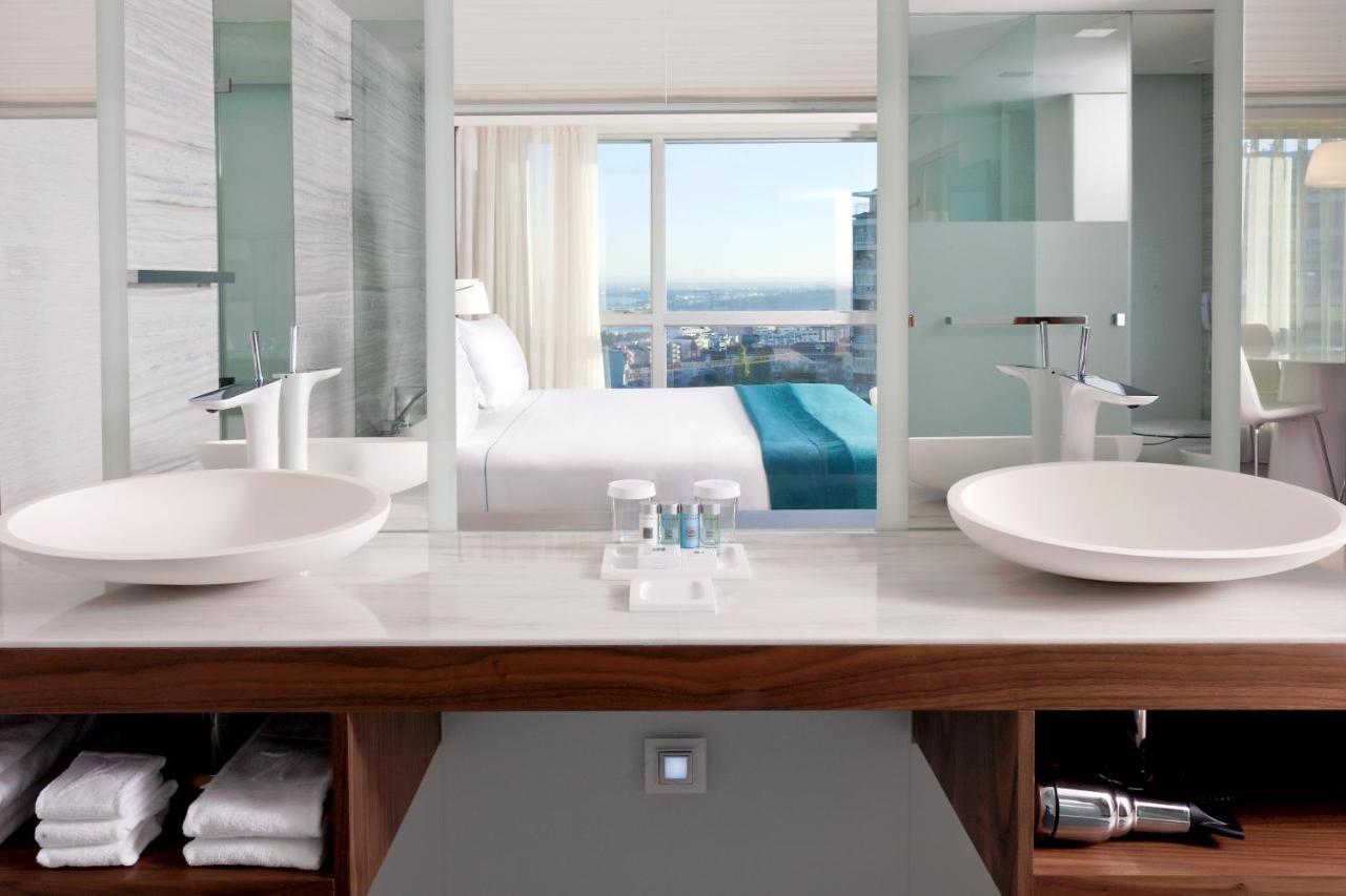 Deluxe Suite,58525135:JPEG
