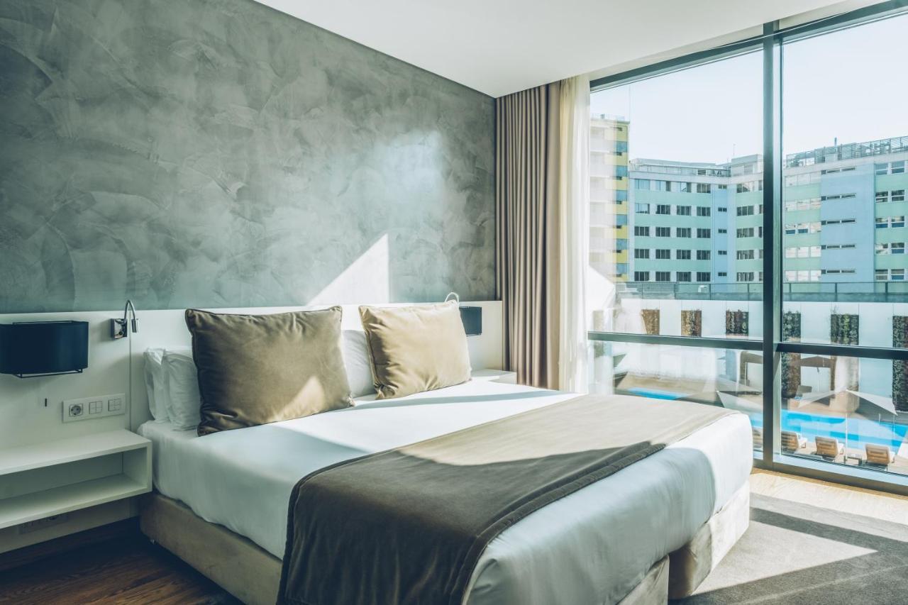 Chambre Double - Vue sur Piscine