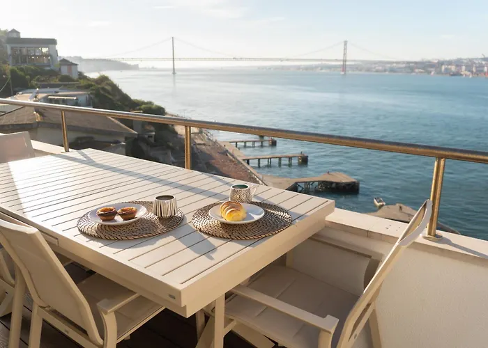 Luxury Lisbon View & Balcony - Ac & Elevator